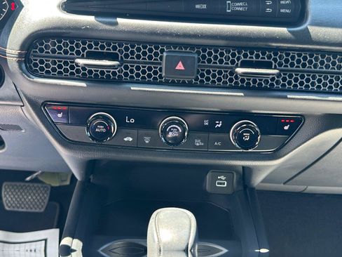 Certified 2025 Honda HR-V Sport image 24