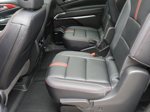 Used 2024 Chevrolet Traverse RS w/ LPO, Floor Liner Package image 28