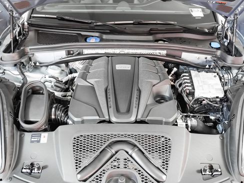 New 2026 Porsche Macan S image 13