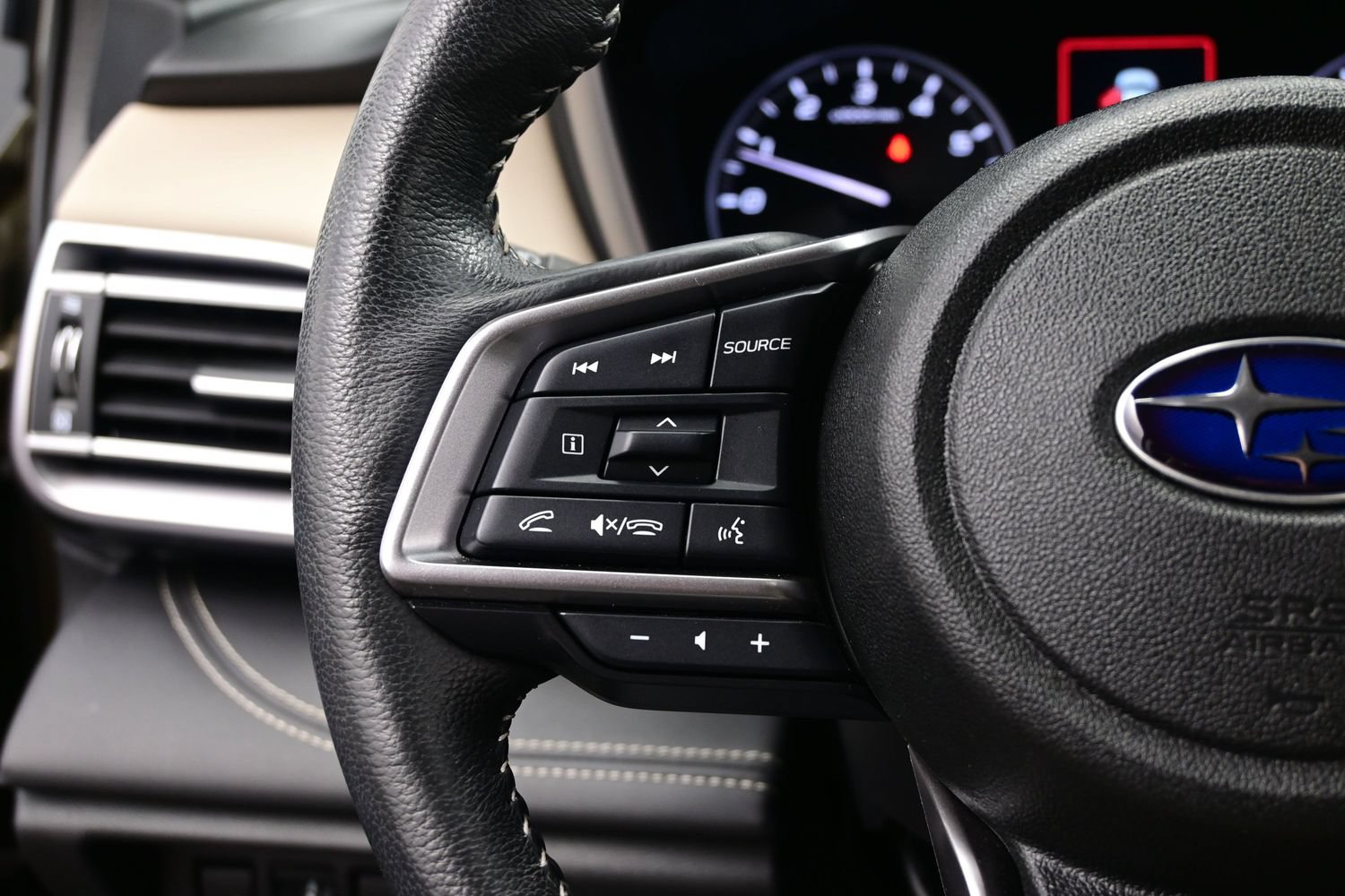 Used 2024 Subaru Outback Limited AWD/4WD image 26