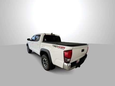 Certified 2019 Toyota Tacoma TRD Off-Road AWD/4WD image 6