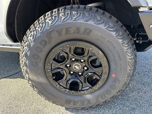 New 2025 Ford Bronco Badlands w/ Sasquatch Package image 13