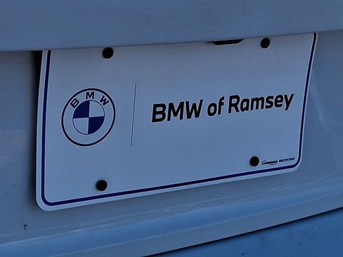 Used 2021 Volkswagen Tiguan SE image 30