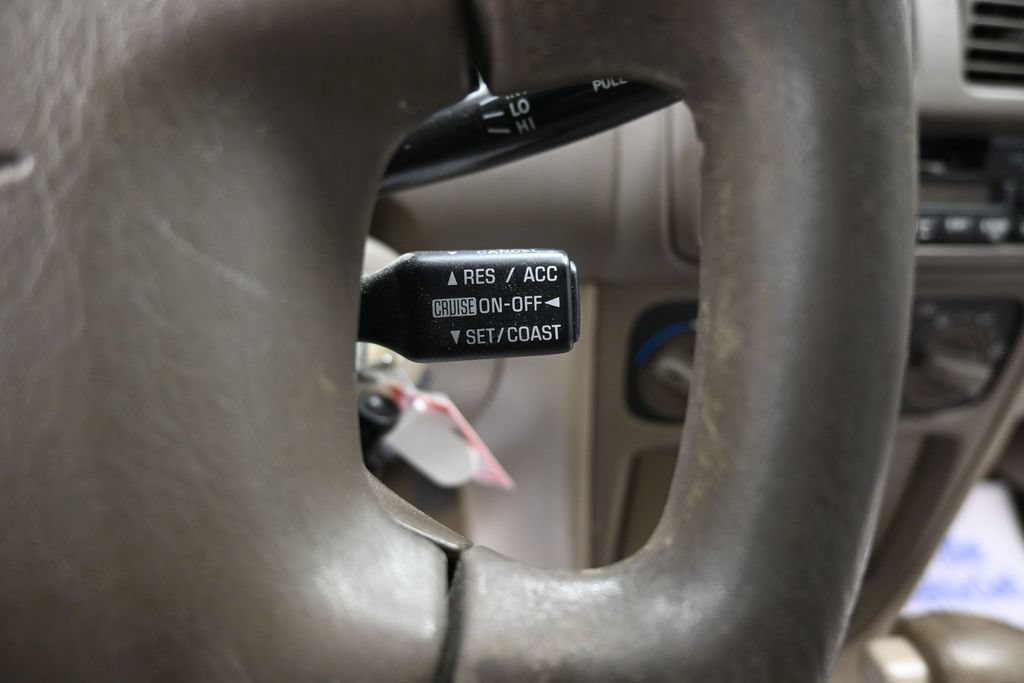 Used 2000 Toyota Corolla CE w/ Value Pkg FWD image 30