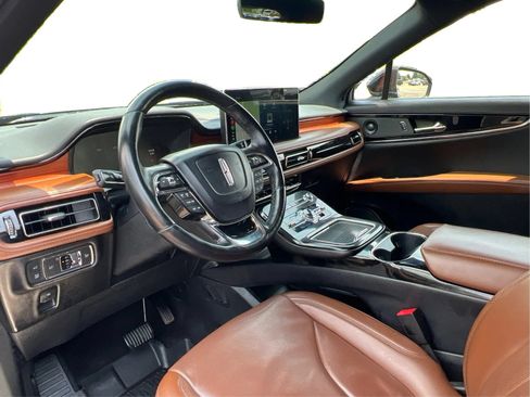 Used 2022 Lincoln Nautilus Reserve w/ Luxury Package AWD/4WD image 16