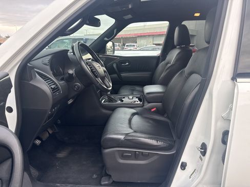 Used 2023 Nissan Armada SL w/ Midnight Edition Package image 5