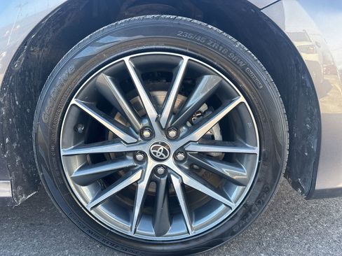 Used 2021 Toyota Camry XLE image 9