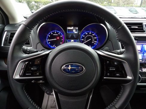 Used 2018 Subaru Outback 2.5i Limited image 16