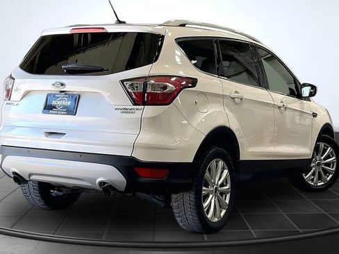 Used 2017 Ford Escape Titanium image 2
