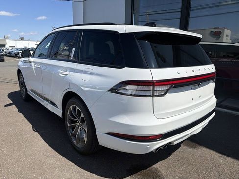 New 2026 Lincoln Aviator AWD image 2