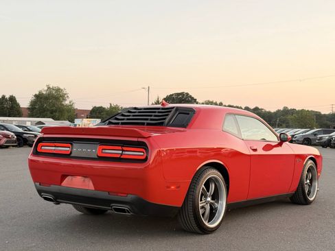 Used 2022 Dodge Challenger GT RWD image 11