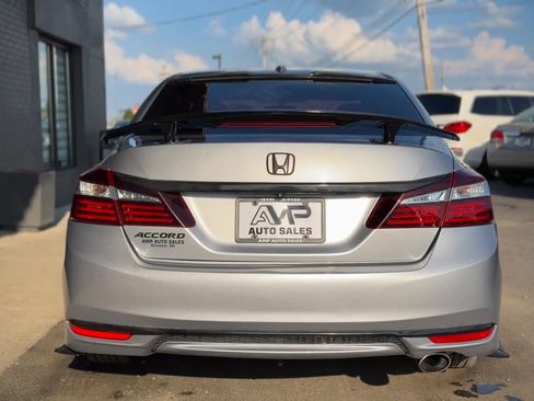Used 2017 Honda Accord EX image 3