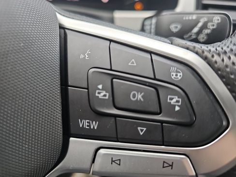 Used 2022 Volkswagen Atlas SEL R-Line AWD/4WD image 18