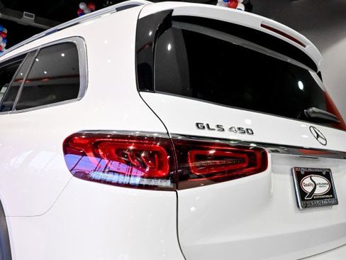 Used 2023 Mercedes-Benz GLS 450 4MATIC image 13