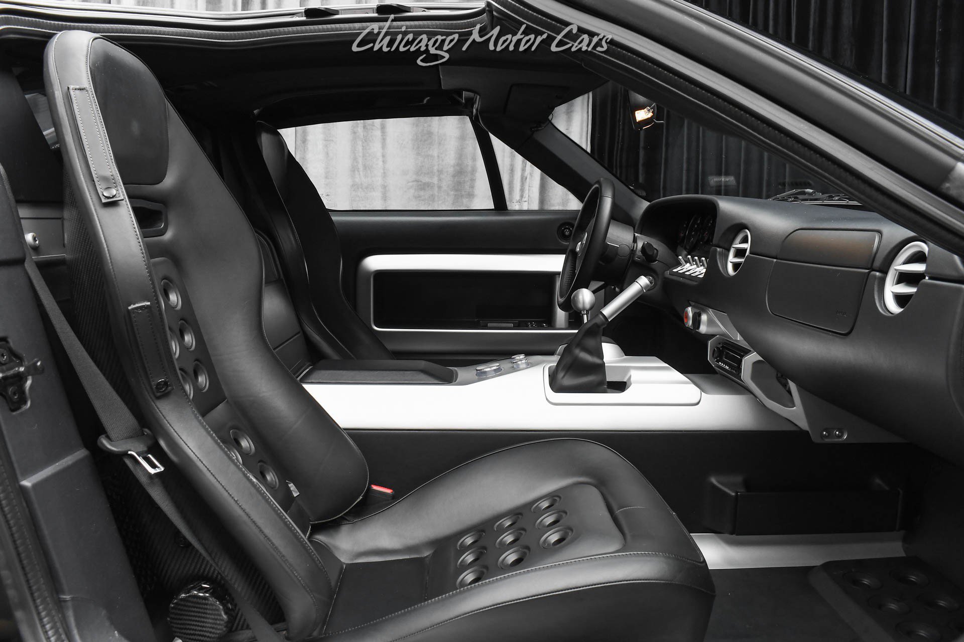 Used 2006 Ford GT RWD image 20