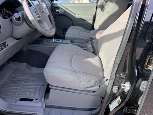 Used 2021 Nissan Frontier SV w/ Midnight Edition Floor Mats image 23