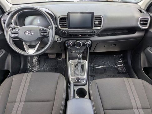 Used 2025 Hyundai Venue SEL FWD image 24