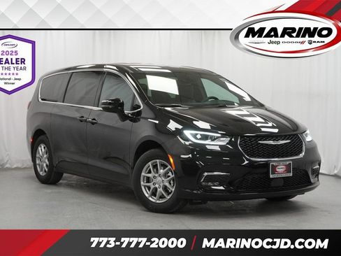 New 2026 Chrysler Pacifica Select image 1