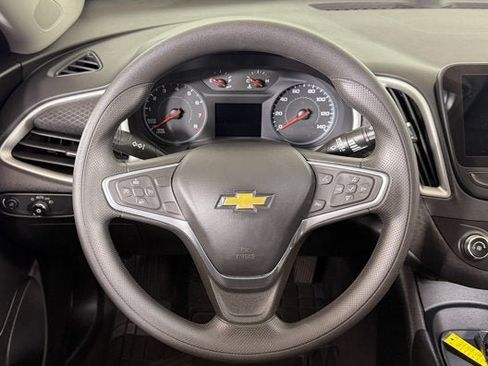 Used 2022 Chevrolet Malibu LS FWD image 10