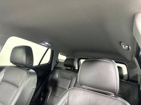 Used 2022 GMC Terrain SLT w/ Elevation Edition image 12