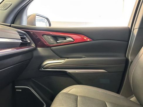 Used 2024 Chevrolet Traverse RS AWD/4WD image 46