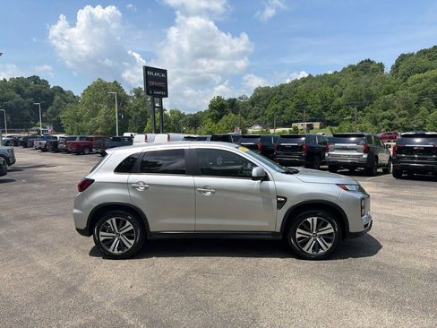 Used 2025 Mitsubishi Outlander Sport ES AWD/4WD image 2