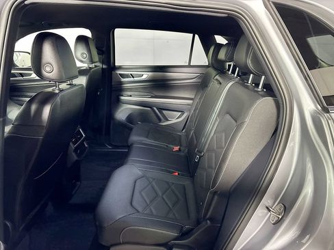Used 2025 Volkswagen Atlas Cross Sport SE AWD/4WD image 21