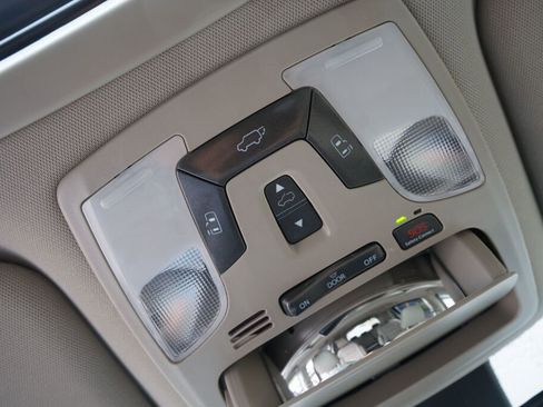 Used 2019 Toyota Sienna XLE AWD/4WD image 23