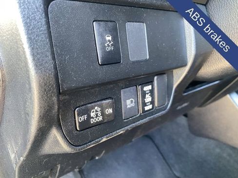 Used 2020 Toyota Tacoma TRD Off-Road AWD/4WD image 23