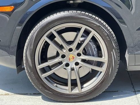 Used 2021 Porsche Cayenne AWD/4WD image 33