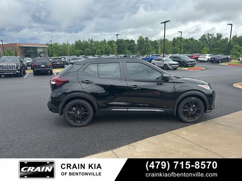 Used 2023 Nissan Kicks SR w/ SR Premium Package FWD image 7