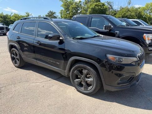 Used 2021 Jeep Cherokee Latitude Plus FWD image 1