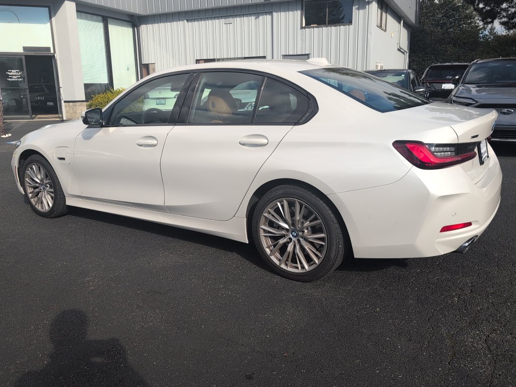 Used 2023 BMW 330e xDrive w/ Premium Package AWD/4WD image 6