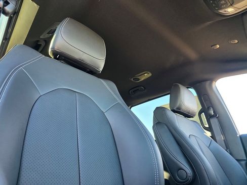 New 2026 Chrysler Pacifica Select image 15