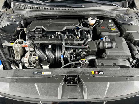 Certified 2023 Hyundai Elantra Limited FWD image 31