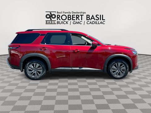 Used 2024 Nissan Pathfinder SV AWD/4WD image 9