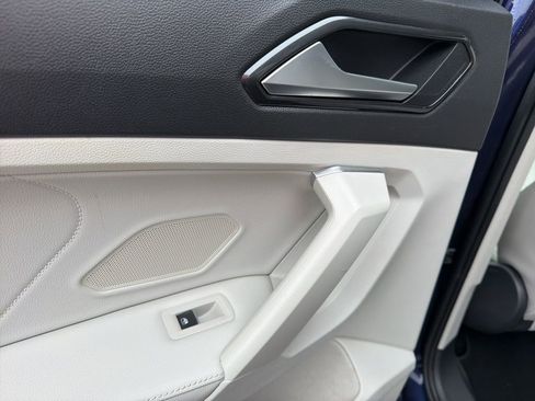 Used 2023 Volkswagen Tiguan SE w/ Panoramic Sunroof Package image 23