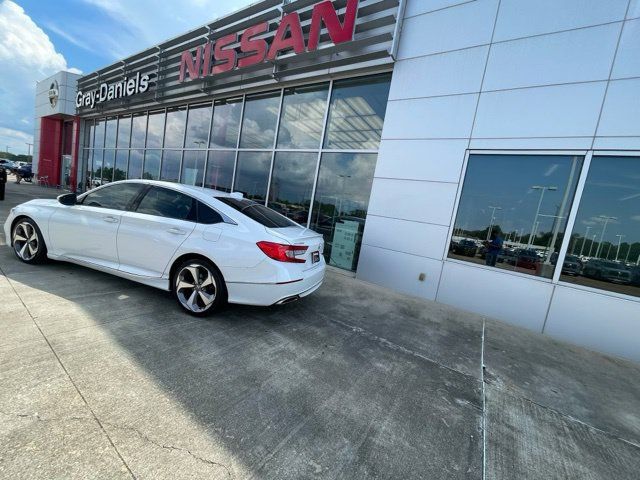 Used 2020 Honda Accord Touring image 2