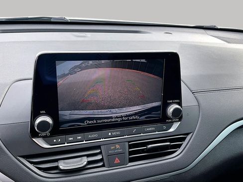 Certified 2022 Nissan Altima 2.5 SV w/ SV Premium Package FWD image 27
