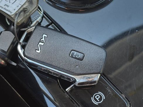 Used 2024 Kia Niro Wind FWD image 32