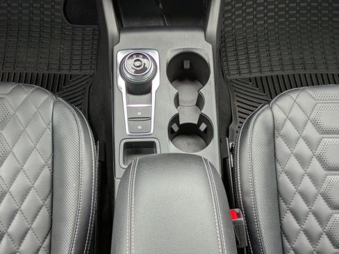 Used 2024 Ford Escape Platinum w/ Premium Technology Package FWD image 17