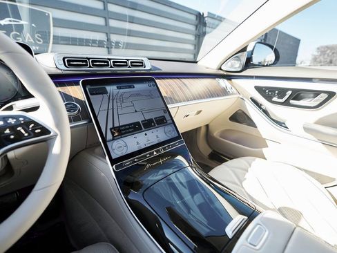 Used 2025 Mercedes-Benz Maybach S 680 4MATIC image 76