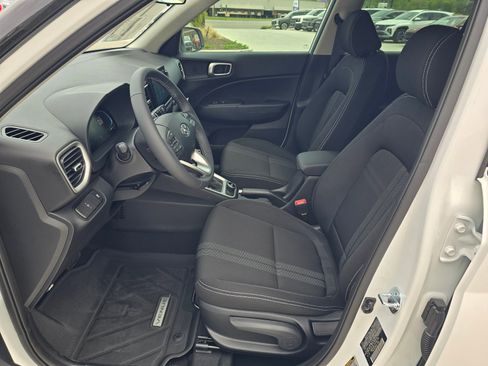 New 2026 Hyundai Venue SEL FWD image 11