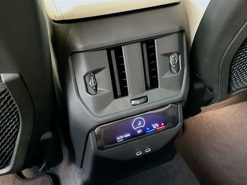 Used 2025 BMW X3 xDrive30i w/ Premium Package image 18