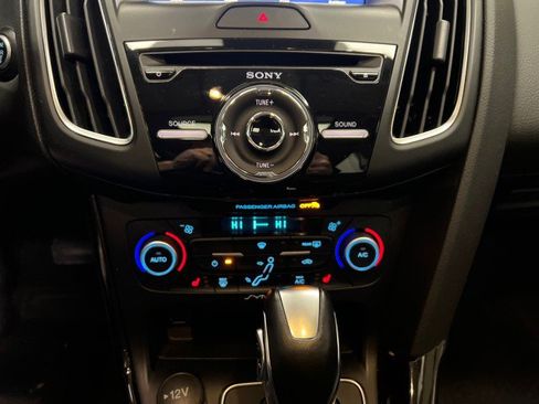 Used 2018 Ford Focus Titanium image 25
