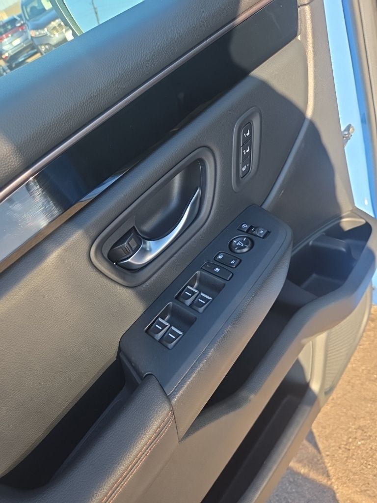 Used 2025 Honda Pilot TrailSport image 12