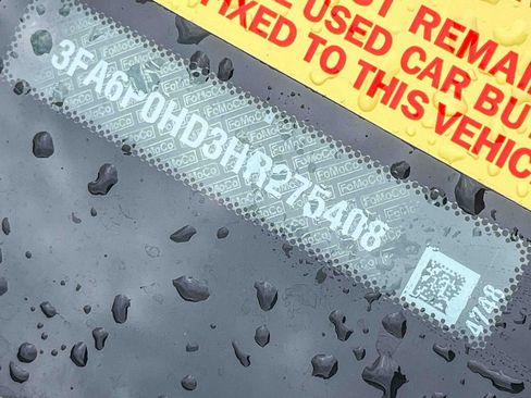 Used 2017 Ford Fusion SE w/ Fusion SE Technology Package image 11