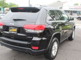 Used 2019 Jeep Grand Cherokee Laredo image 3