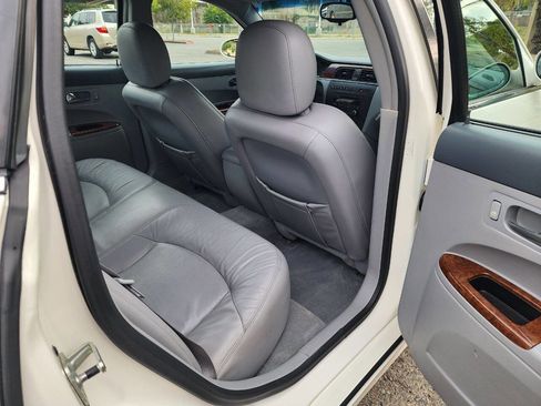 Used 2005 Buick LaCrosse CXS image 16