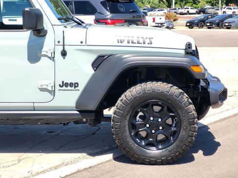Used 2023 Jeep Wrangler Sport AWD/4WD image 7
